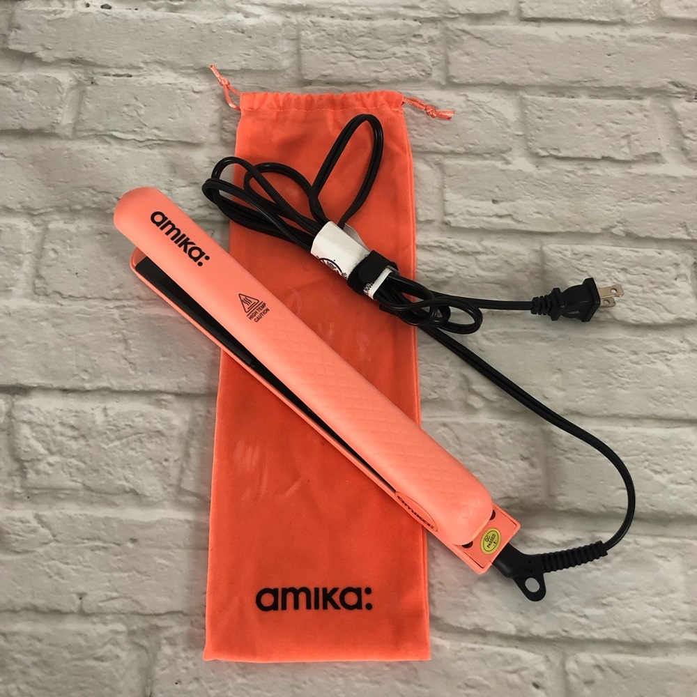 amika Strand Perfect Ceramic Flat Iron